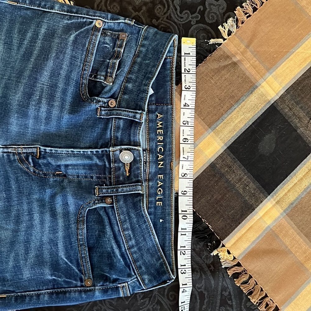 American Eagle size 28x28 Distressed jeans with stretch EUC - Picture 5 of 15
